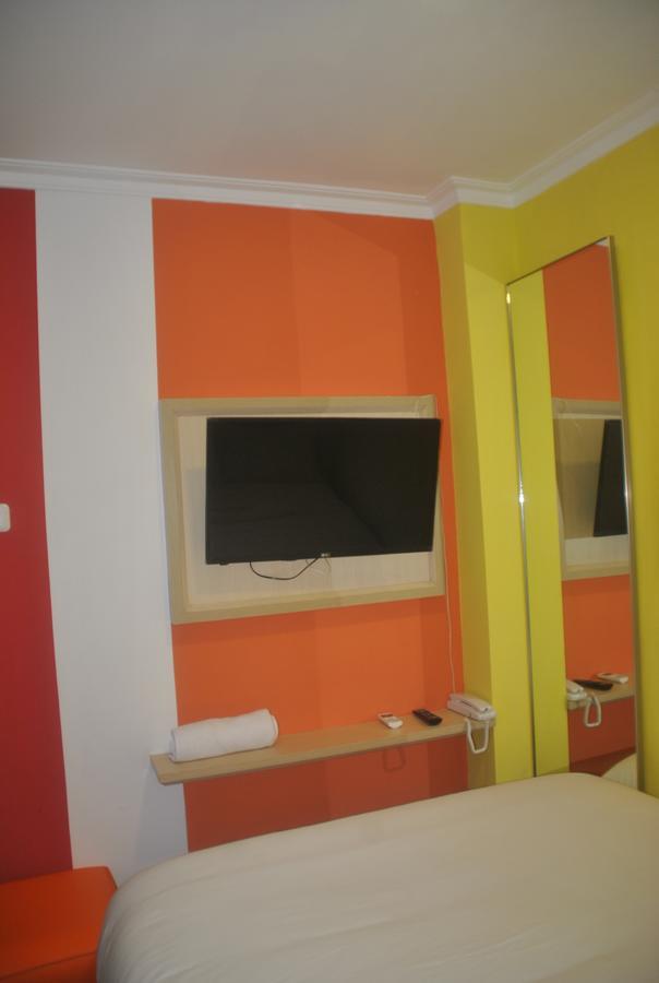 Djo Front One Inn Bengkulu Exterior foto