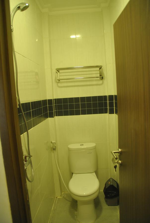 Djo Front One Inn Bengkulu Exterior foto