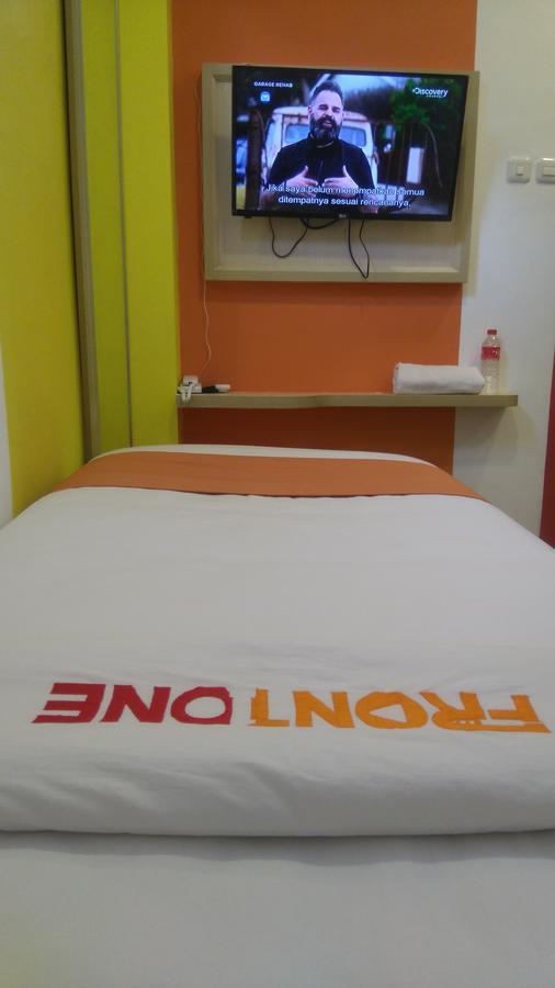 Djo Front One Inn Bengkulu Exterior foto