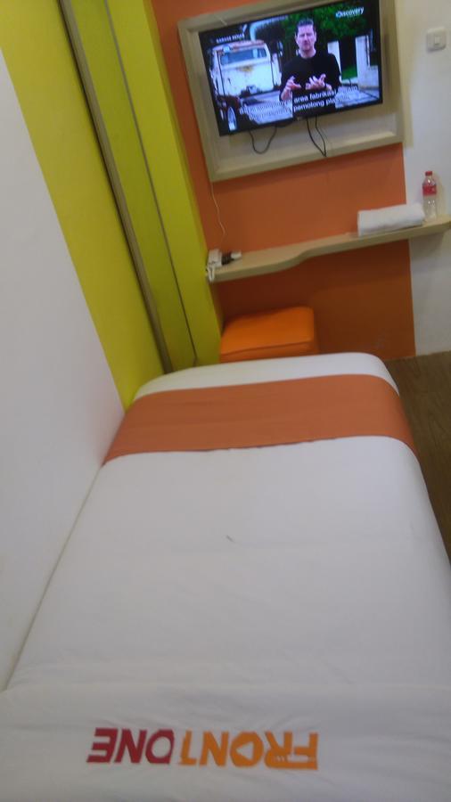 Djo Front One Inn Bengkulu Exterior foto