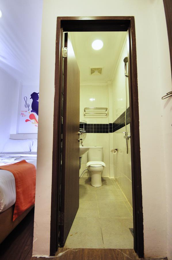 Djo Front One Inn Bengkulu Exterior foto