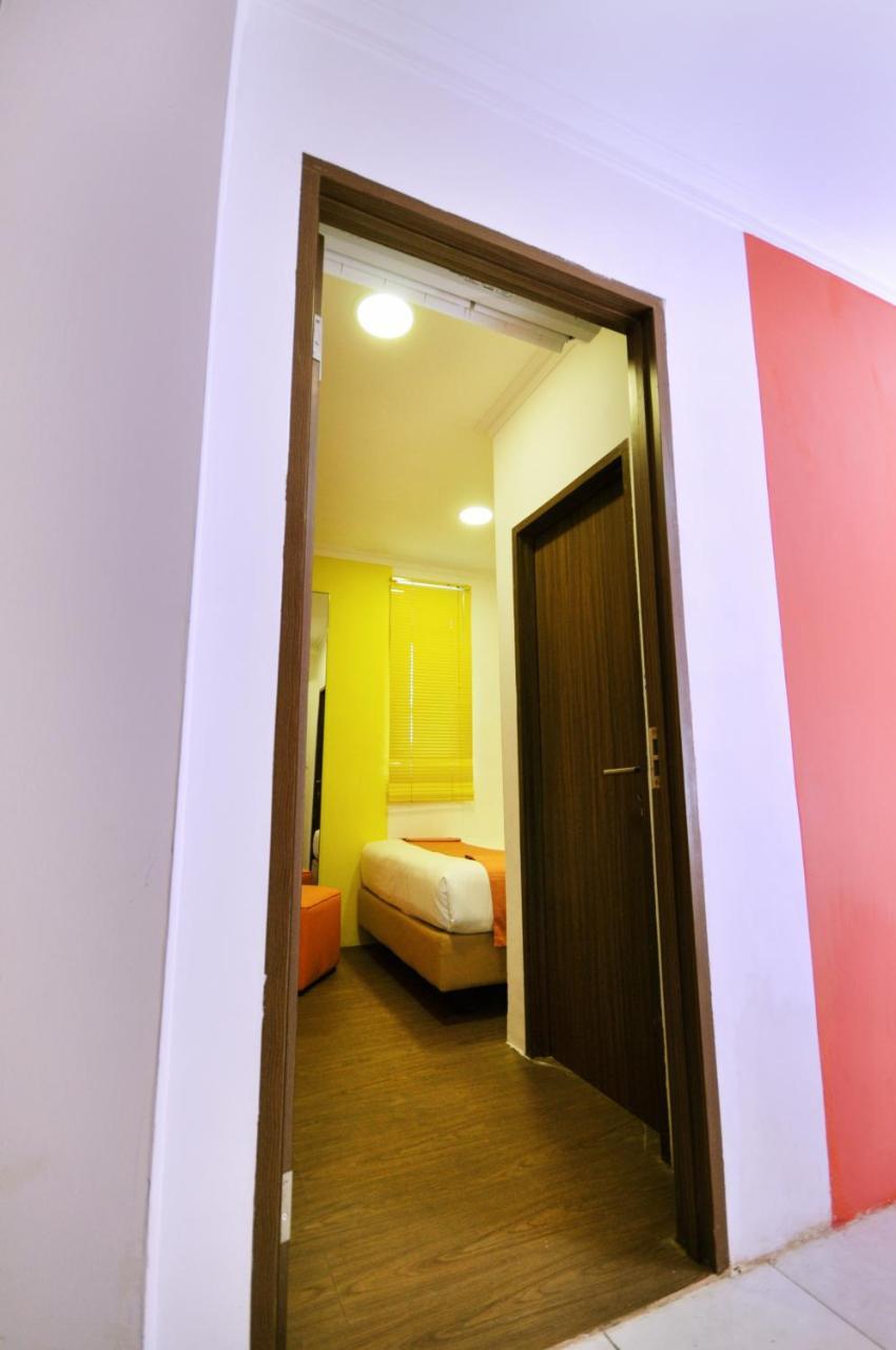 Djo Front One Inn Bengkulu Exterior foto