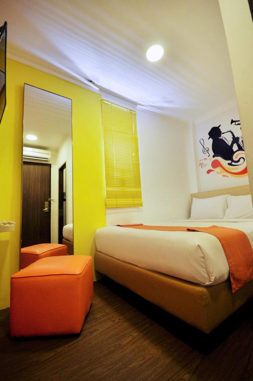 Djo Front One Inn Bengkulu Exterior foto
